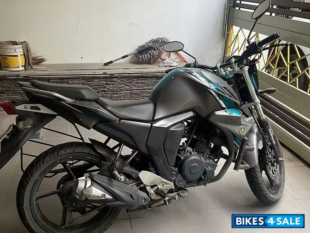 Yamaha FZ FI V2
