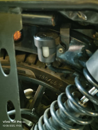 Dual Tone Yezdi Roadster Dual Tone