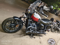 Dual Tone Yezdi Roadster Dual Tone