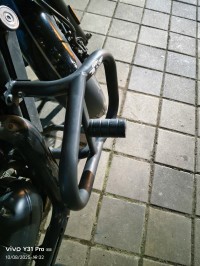 Dual Tone Yezdi Roadster Dual Tone