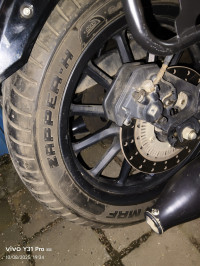 Dual Tone Yezdi Roadster Dual Tone