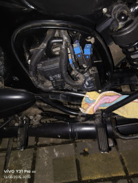 Dual Tone Yezdi Roadster Dual Tone