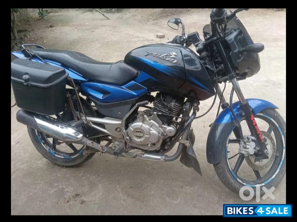 Blue Bajaj Pulsar 150