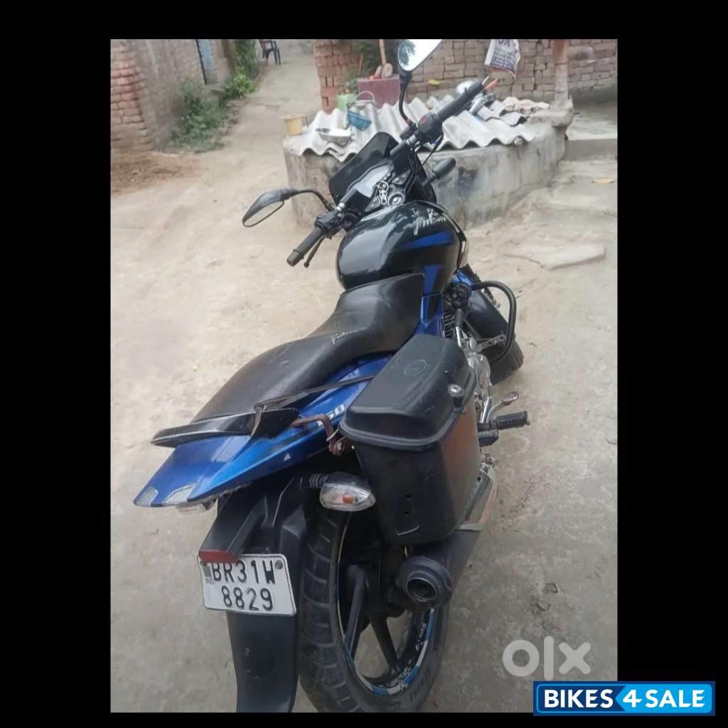 Blue Bajaj Pulsar 150