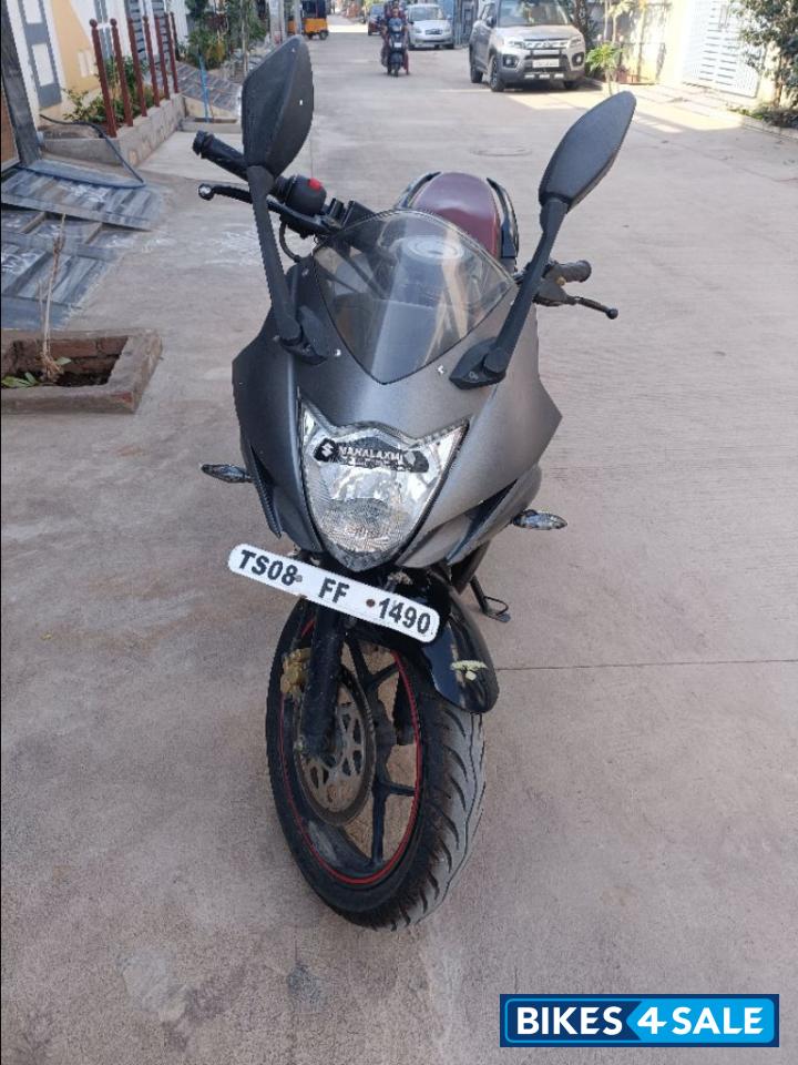 Metallic Grey Suzuki Gixxer SF SP