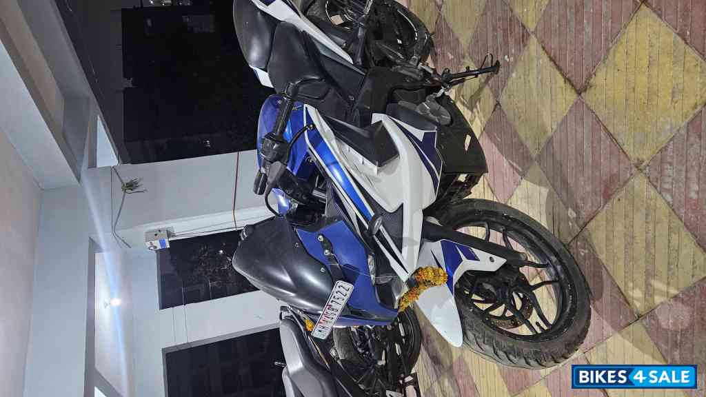 Bajaj Pulsar RS 200