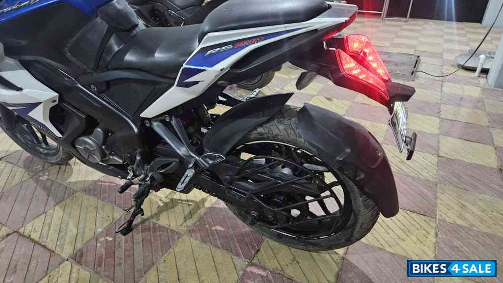 Bajaj Pulsar RS 200