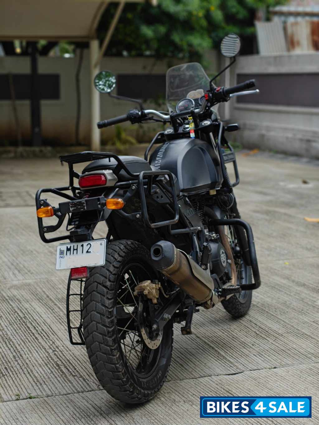 Granite Black Royal Enfield Himalayan BS VI
