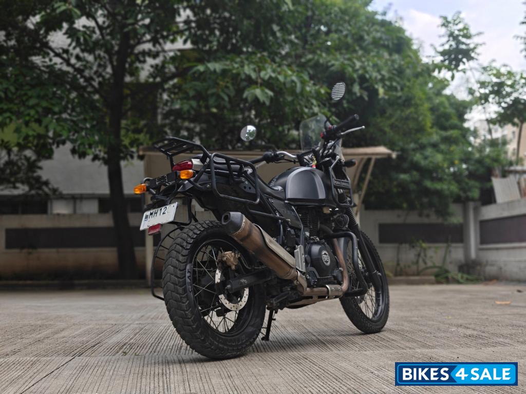 Granite Black Royal Enfield Himalayan BS VI