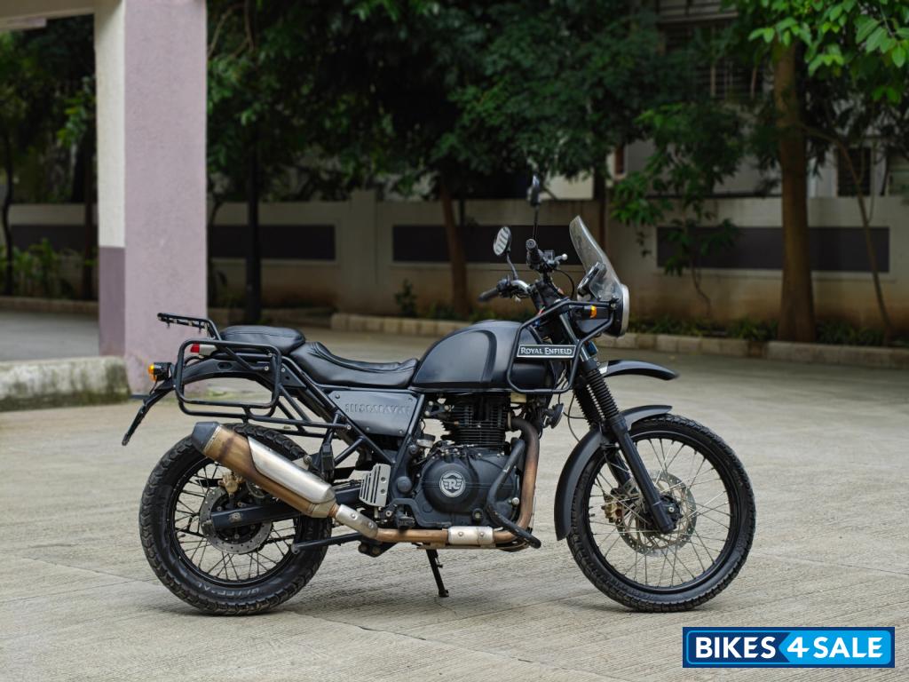 Granite Black Royal Enfield Himalayan BS VI