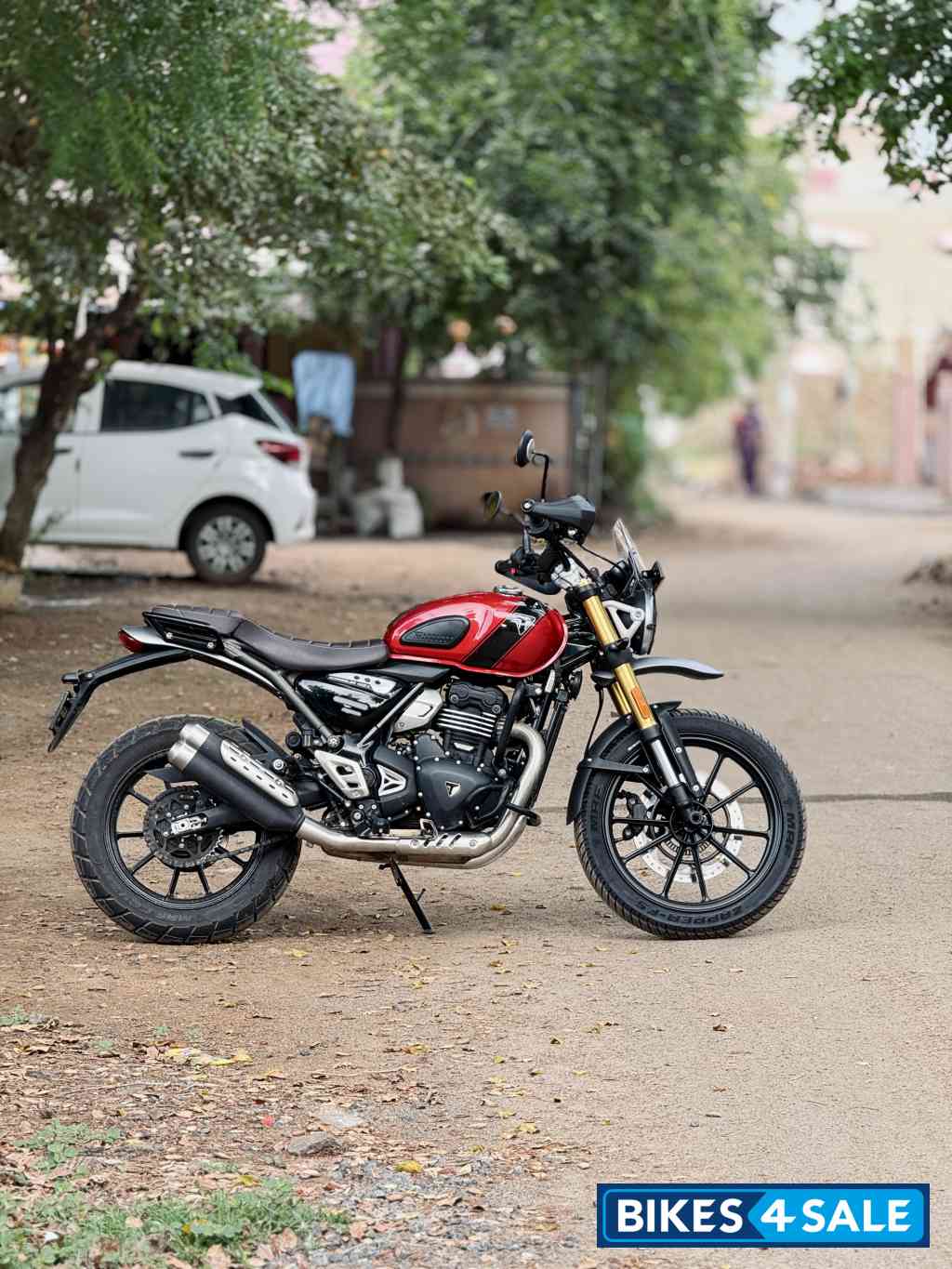 Red Triumph Scrambler 400 X