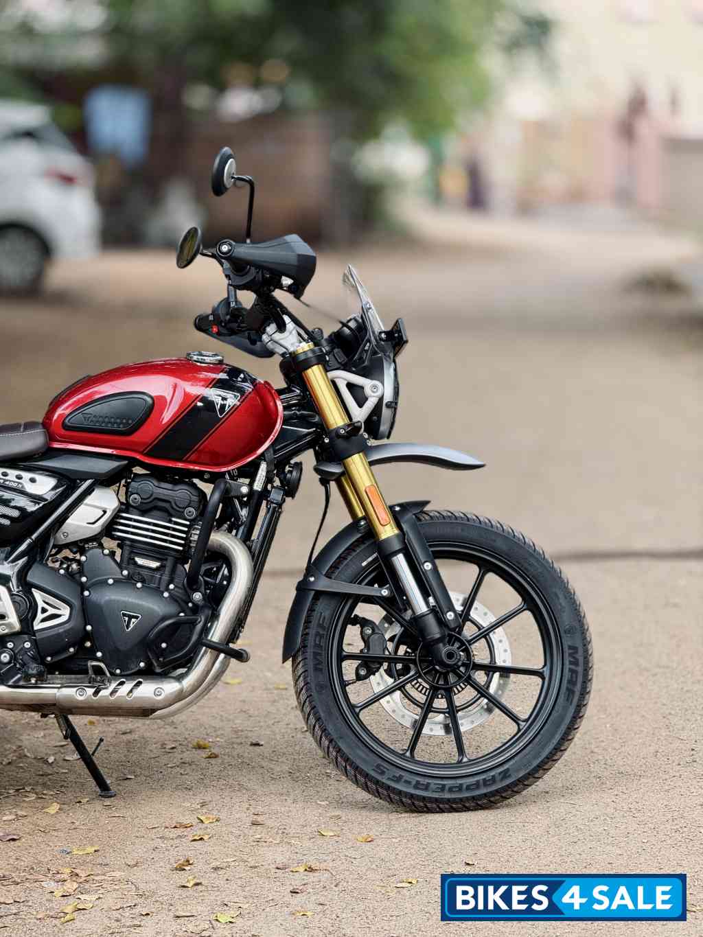Red Triumph Scrambler 400 X