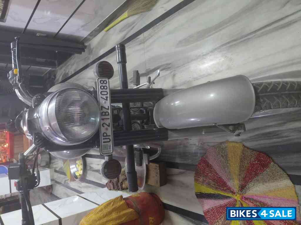 Royal Enfield Classic Gunmetal Grey Royal Enfield Classic Gunmetal Grey