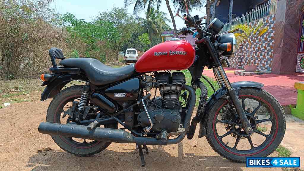 Roving Red Royal Enfield Thunderbird X 350