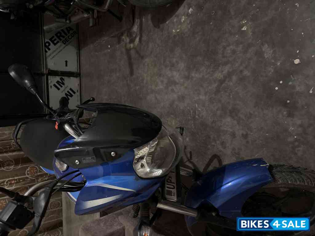 Blue Bajaj Discover 110