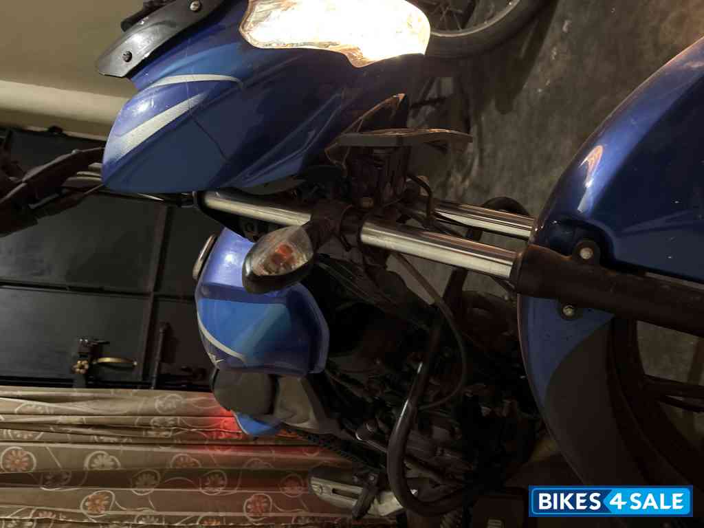 Blue Bajaj Discover 110 Blue Bajaj Discover 110