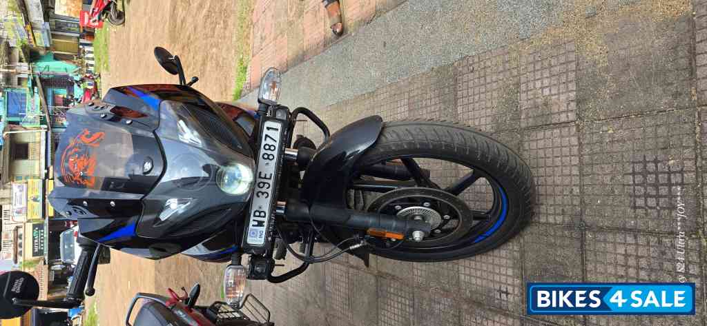 Bajaj Pulsar 220F BS6
