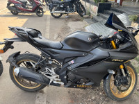 Matt Black Yamaha R15 V4
