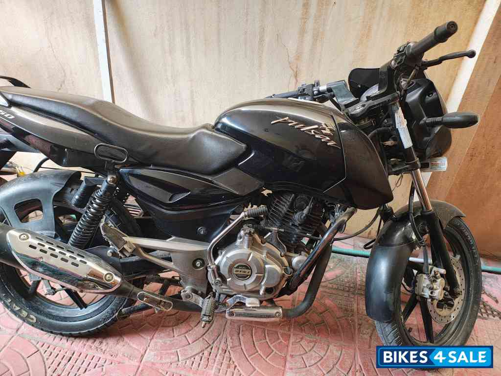 Black Bajaj Pulsar 150 DTSi