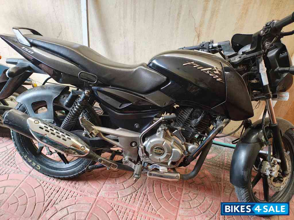 Black Bajaj Pulsar 150 DTSi