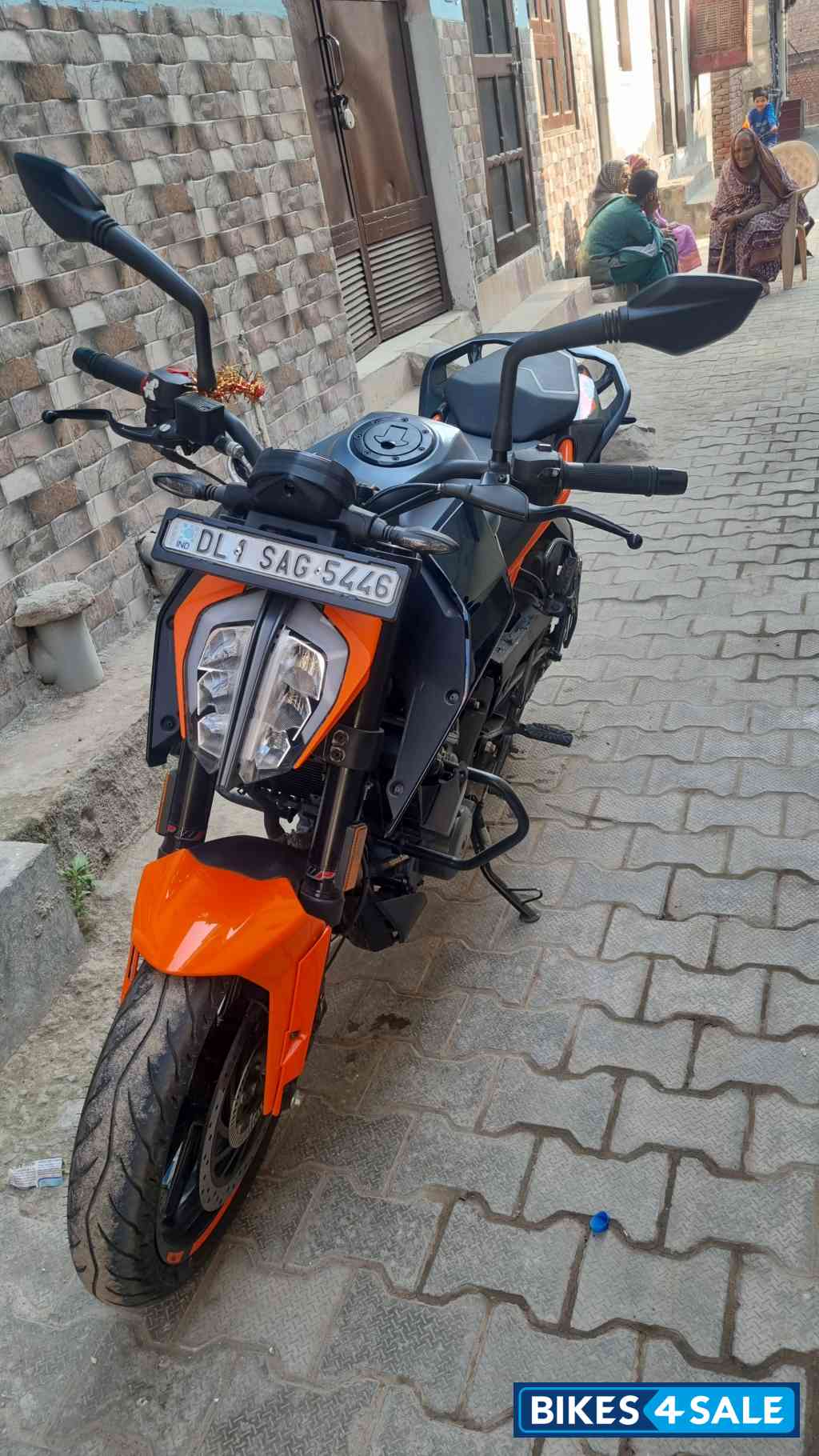 Orange KTM Duke 250