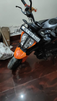 Orange KTM Duke 250