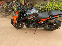 Orange KTM Duke 250