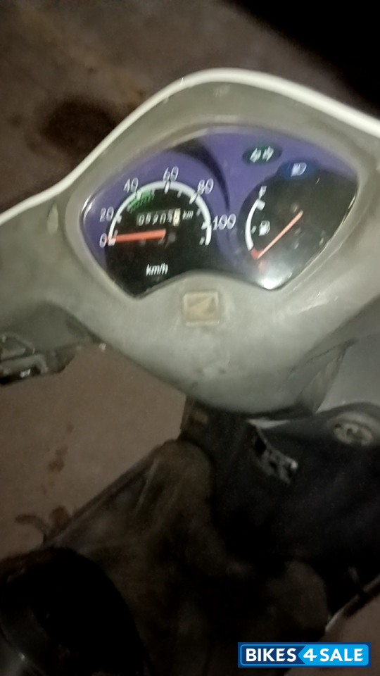 White Honda Activa i