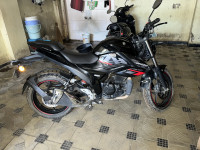 Black Suzuki Gixxer BS6