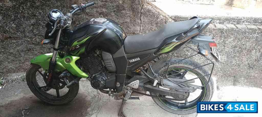 Black & Green Yamaha FZ-S