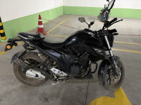 Black Yamaha FZ25