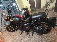 Royal Enfield Classic Stealth Black
