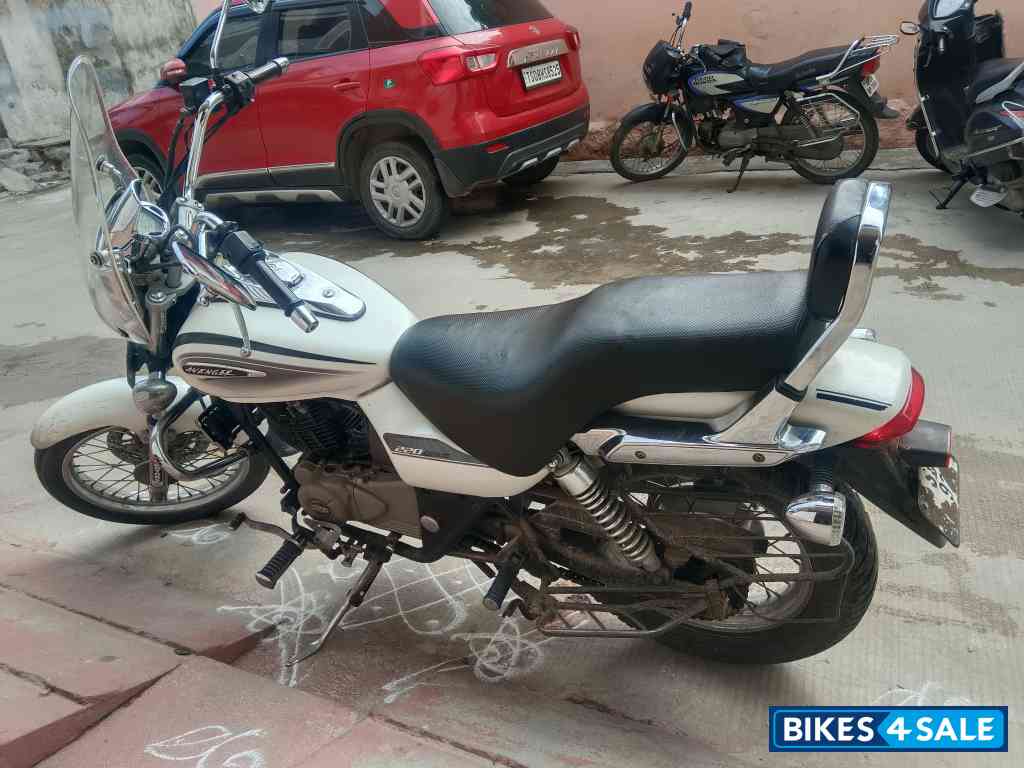 Bajaj Avenger Cruise 220