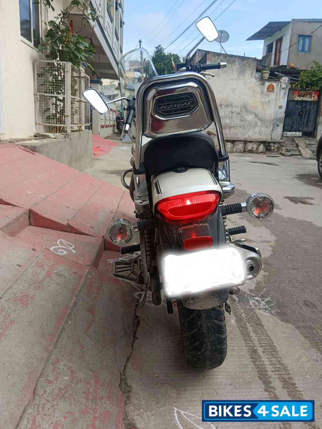Bajaj Avenger Cruise 220