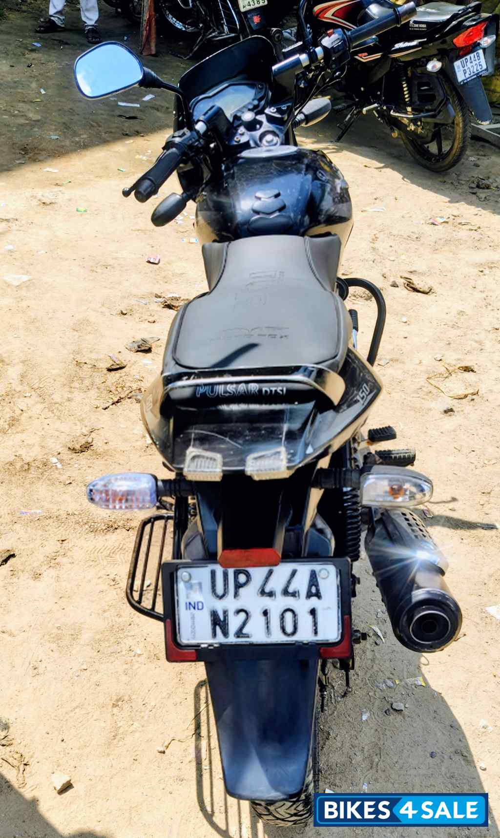 Black Bajaj Pulsar 150 DTSi