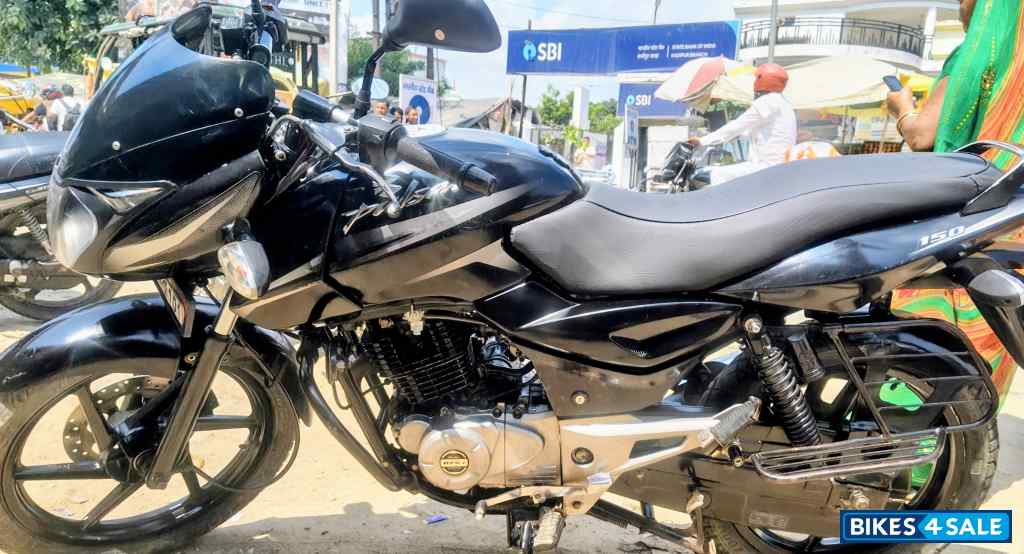 Black Bajaj Pulsar 150 DTSi