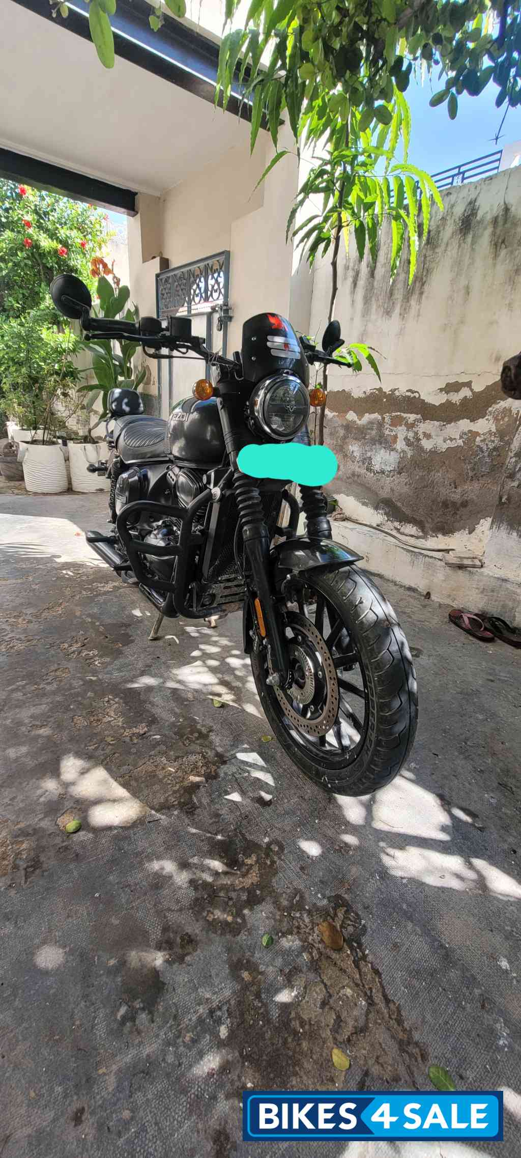 Yezdi Roadster Dark Yezdi Roadster Dark