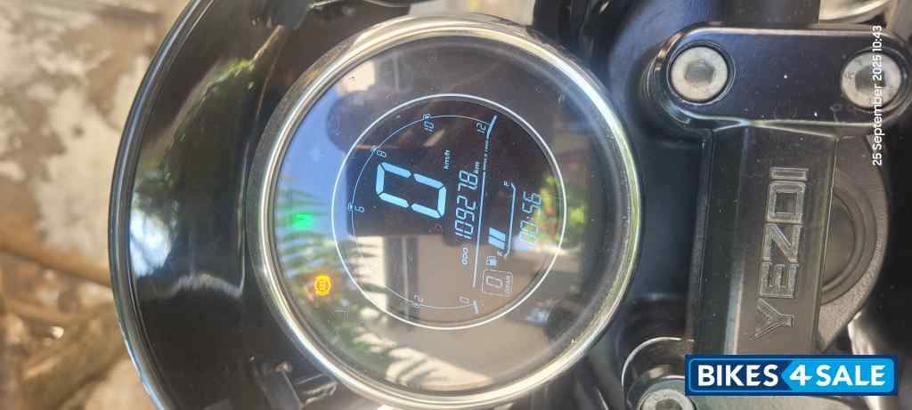 Yezdi Roadster Dark Yezdi Roadster Dark