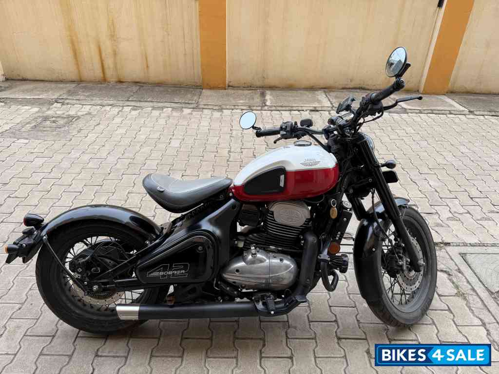 Jawa 42 Bobber Dual Channel ABS Jawa 42 Bobber Dual Channel ABS