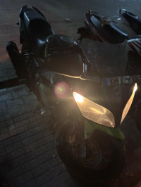 Black-green Yamaha YZF R15 V2
