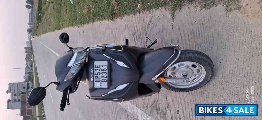 Gray Honda Activa 6G