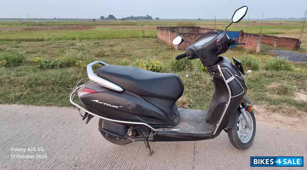 Gray Honda Activa 6G