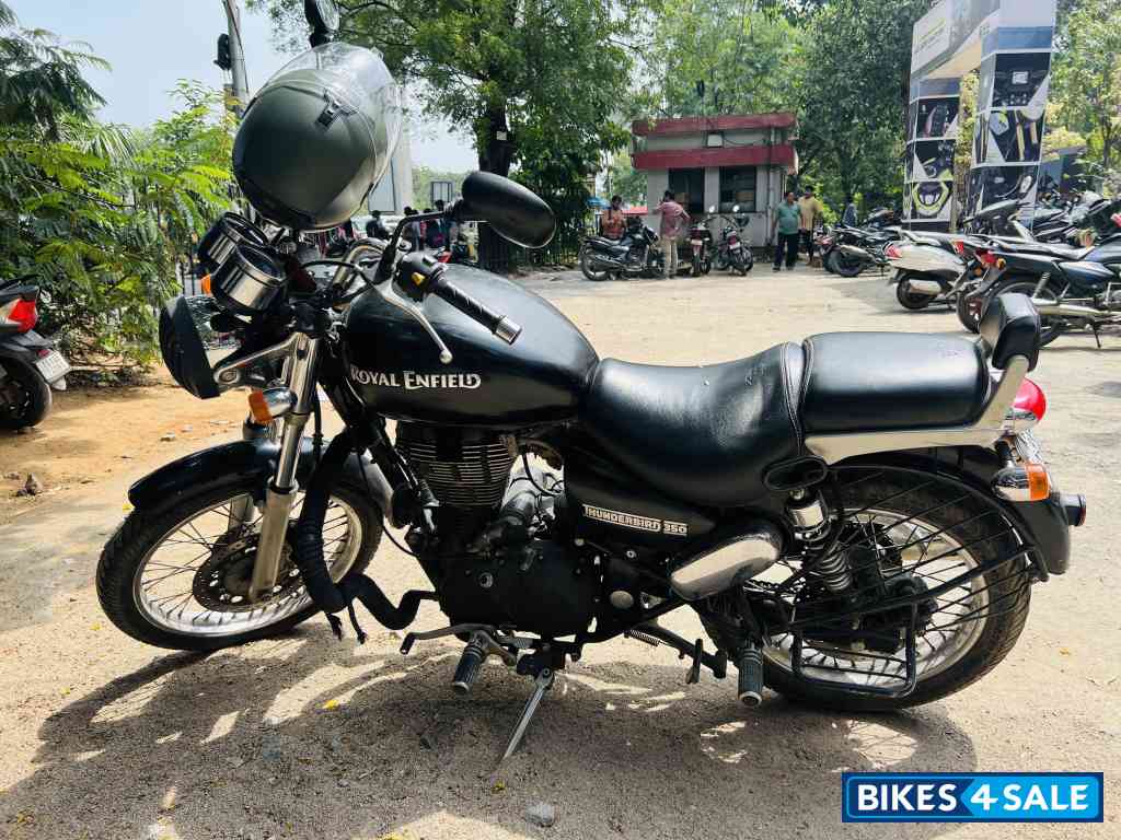 Black Royal Enfield Thunderbird 350