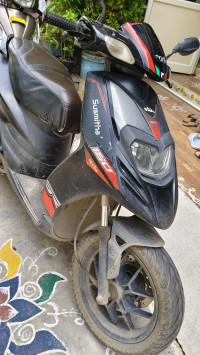 Black Aprilia SR 150