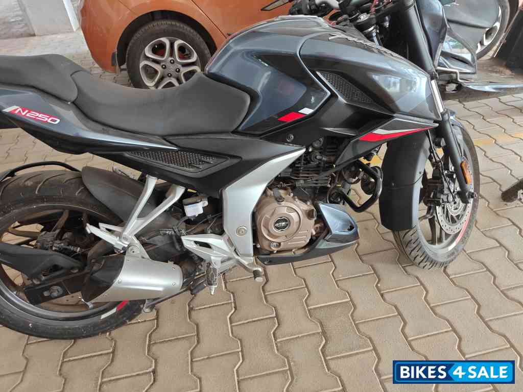 Bajaj Pulsar N250