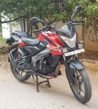 Red Bajaj Pulsar NS125 2022