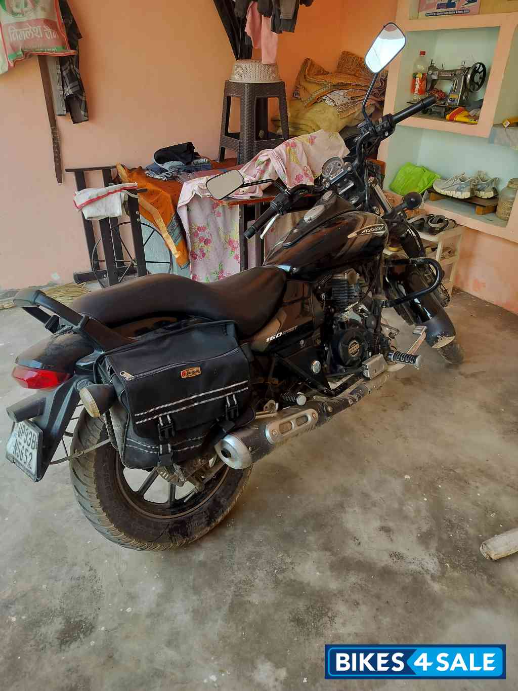 Black Bajaj Avenger Street 160