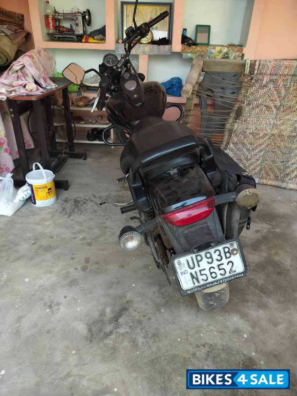 Black Bajaj Avenger Street 160