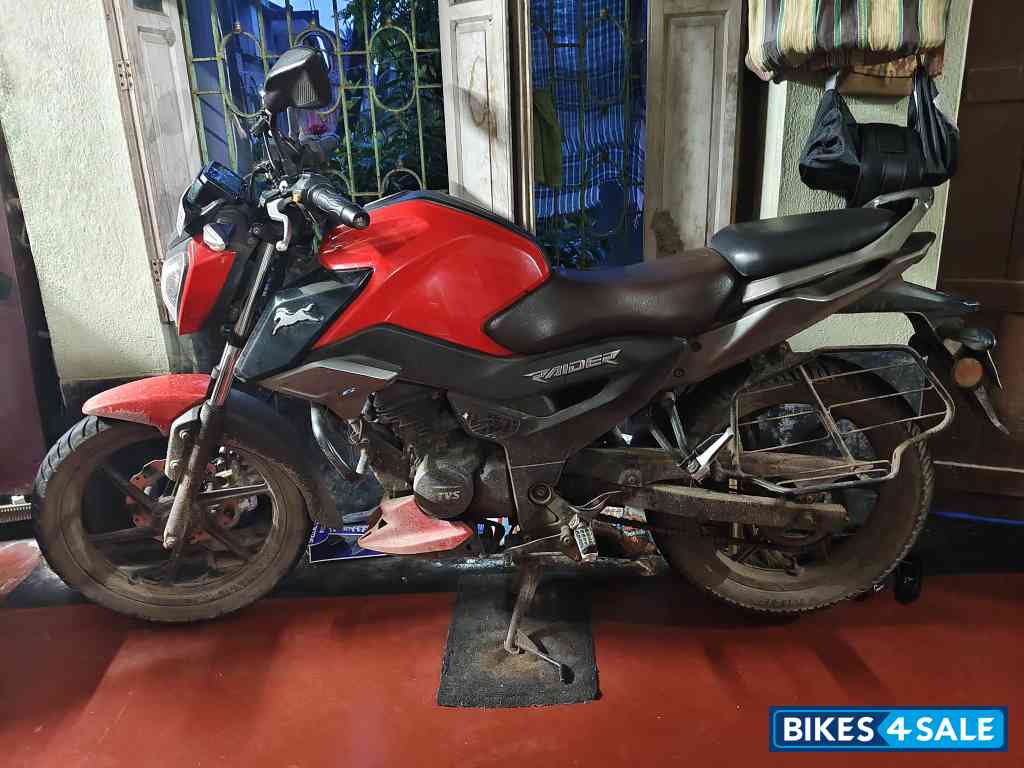 Red TVS Raider Split Seat