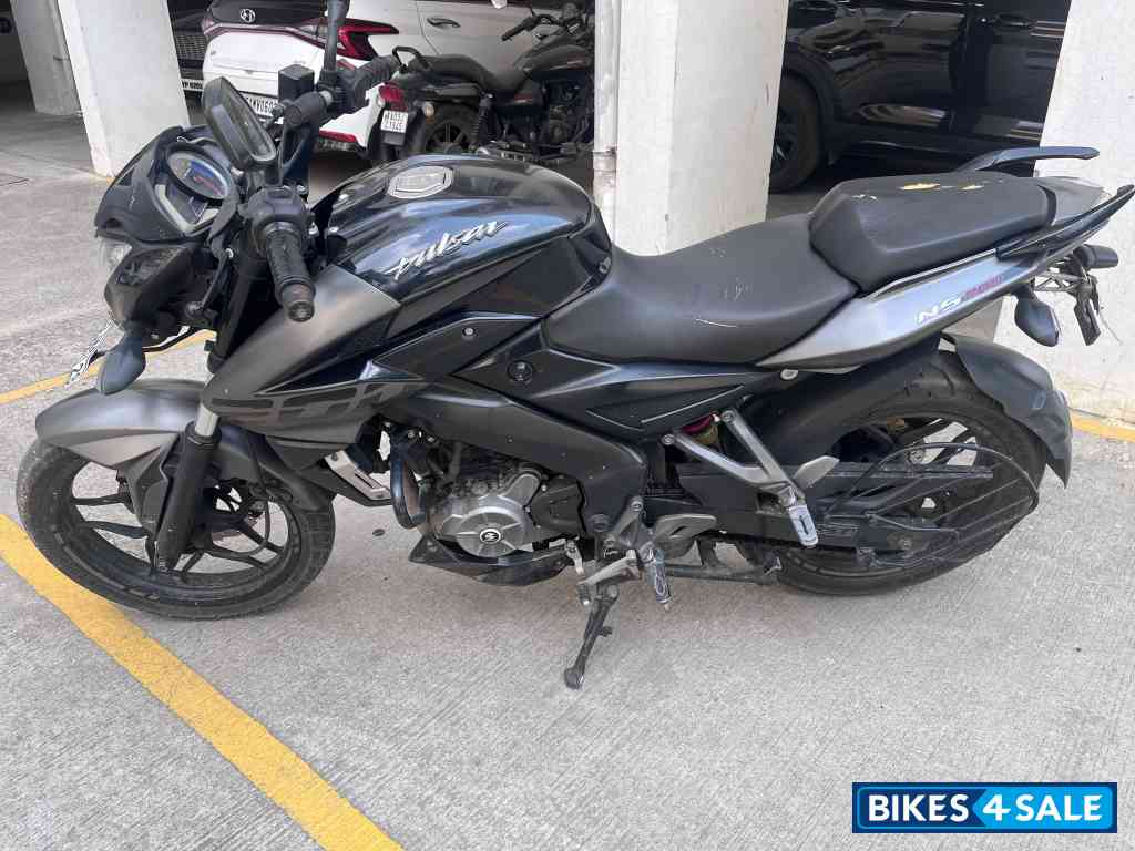 Bajaj Pulsar 200 NS